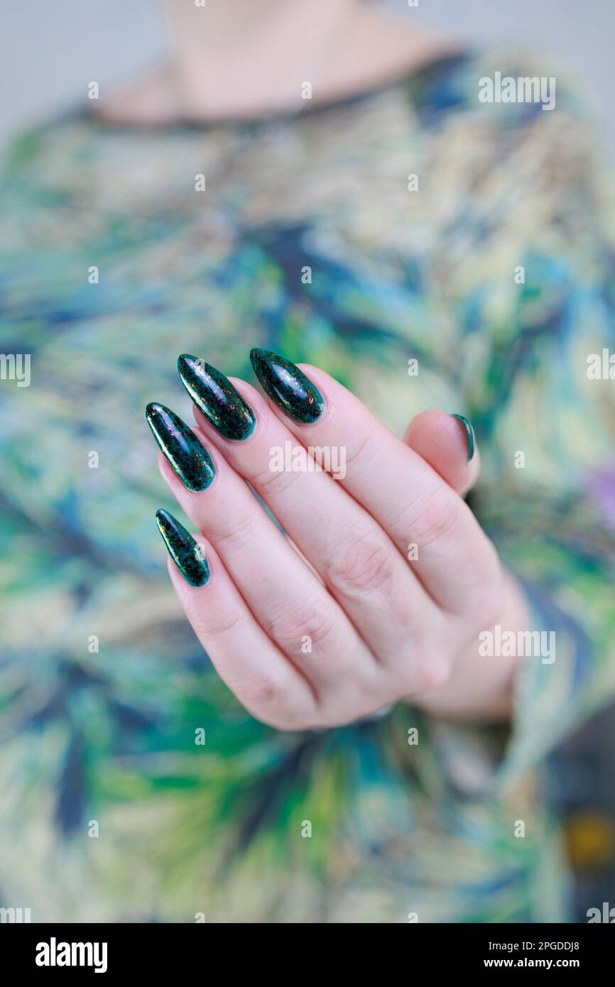 Details 136+ green colour nail art best ceg.edu.vn