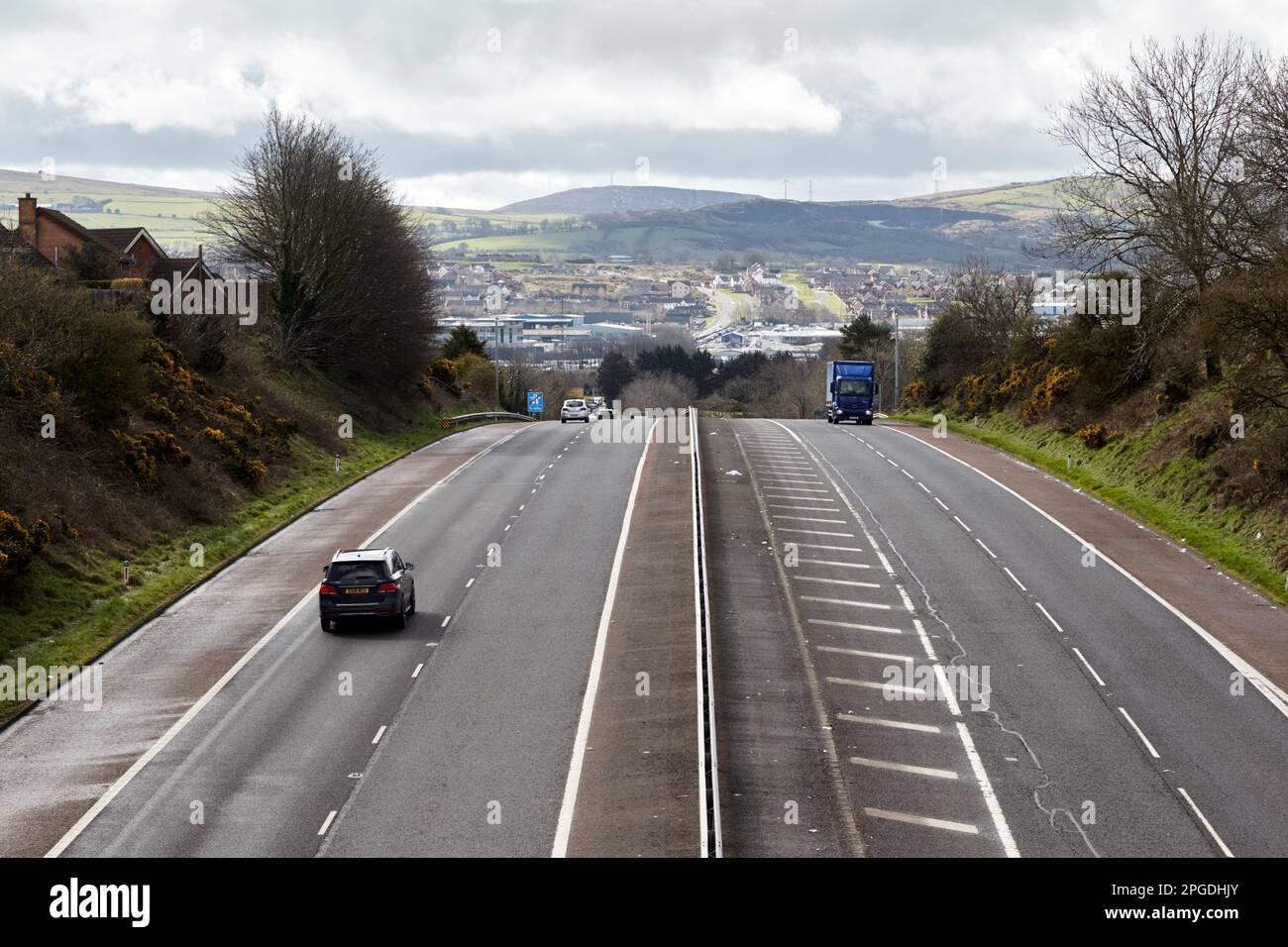 newto A8M link road linking the M2 motorway at sandyknowes with the A8 larne road  at corrs corner, looking towards sandyknowes glengormley and mallusk Newto  Stock Photo - Alamy