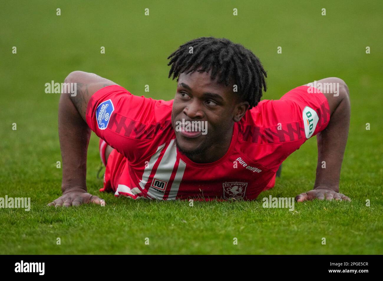 Hengelo, Netherlands. 22nd Mar, 2023. HENGELO, NETHERLANDS - MARCH 22: Noel  Futkeu of FC Twente battles for the ball with Mohammed Tolba of VfL Bochum  during the International Club Friendly match between