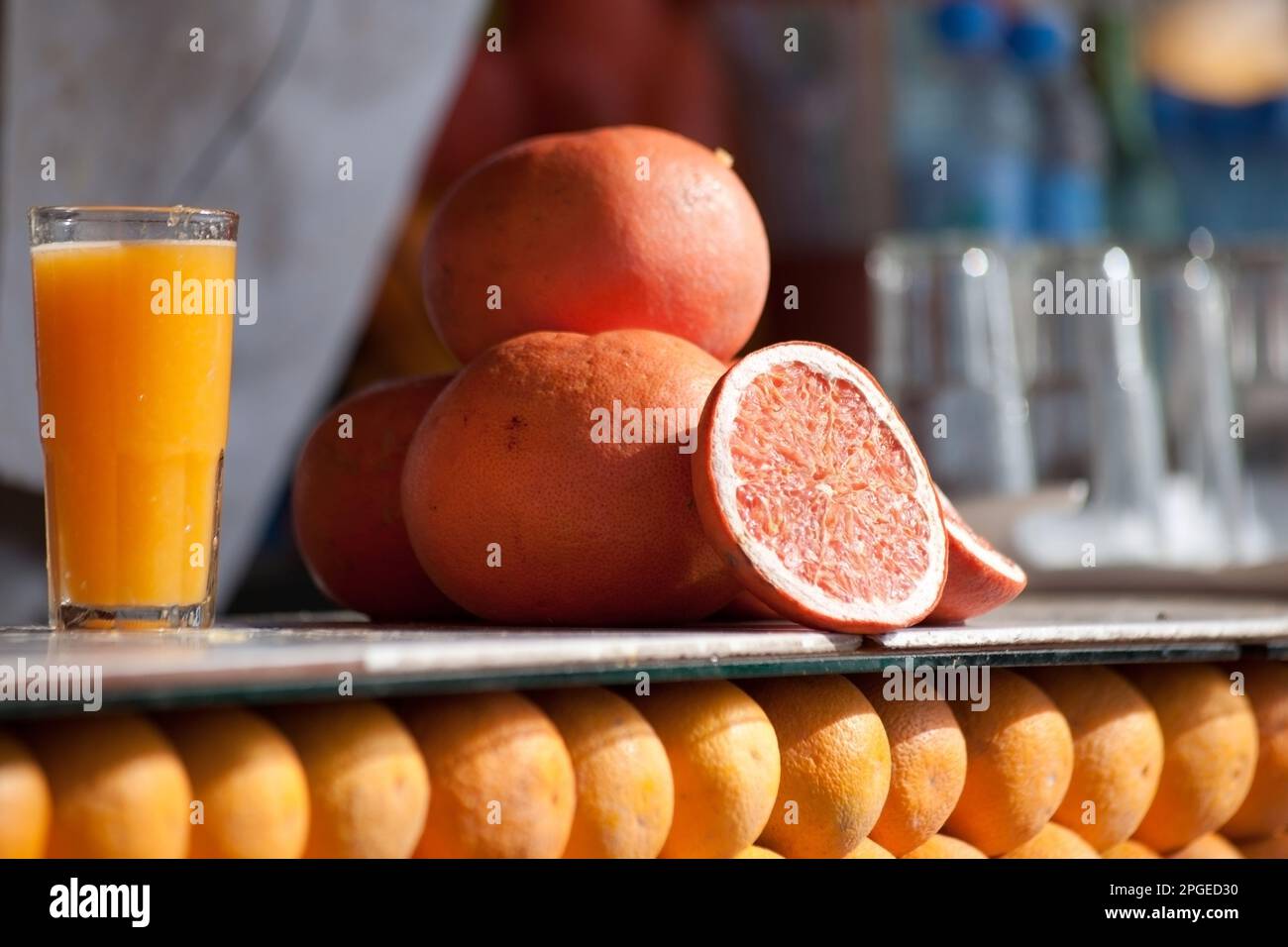 venditori di aranciata nella piazza jamaa el fna, marrakech, marocco, nord africa, magreb, Stock Photo