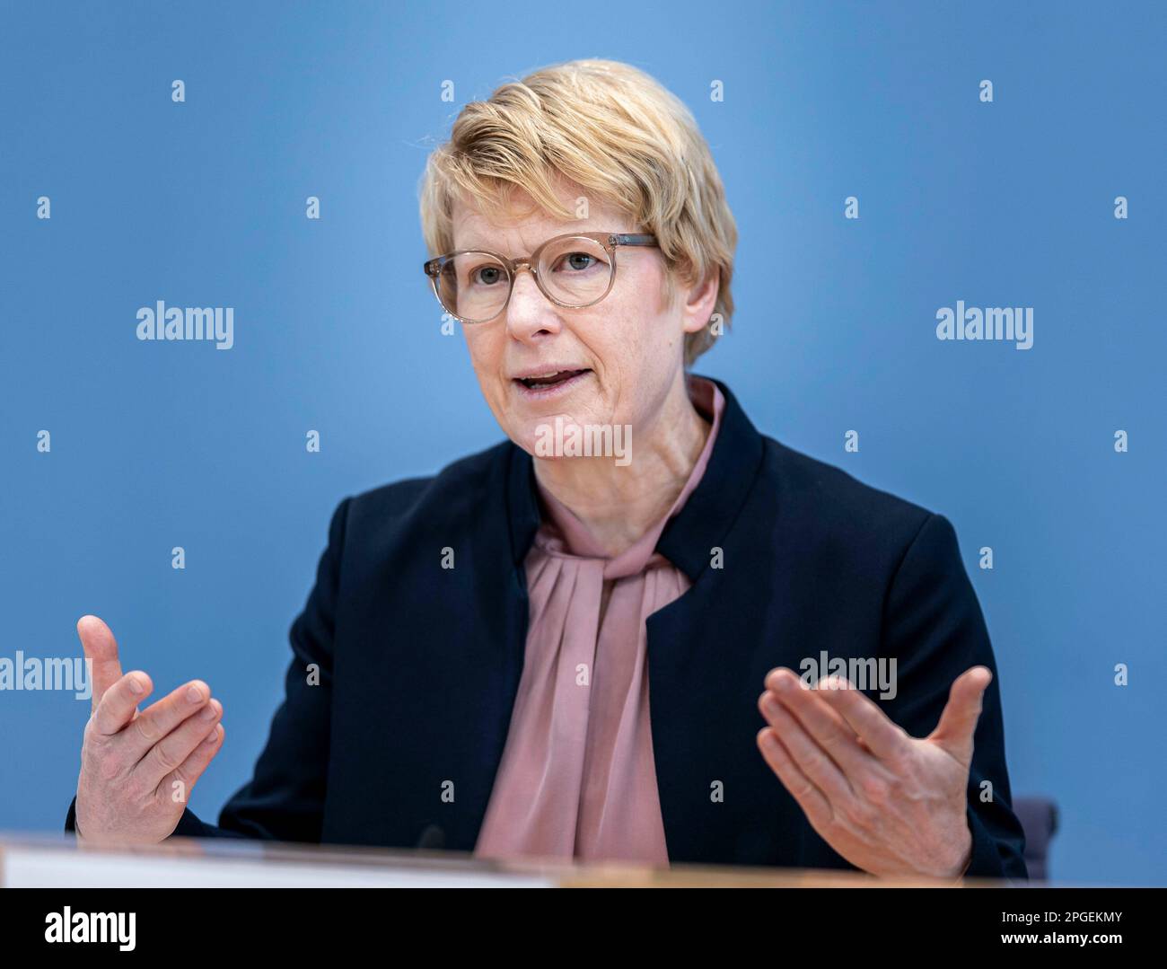 Prof. Dr. Veronika Grimm at the presentation of the updated economic
