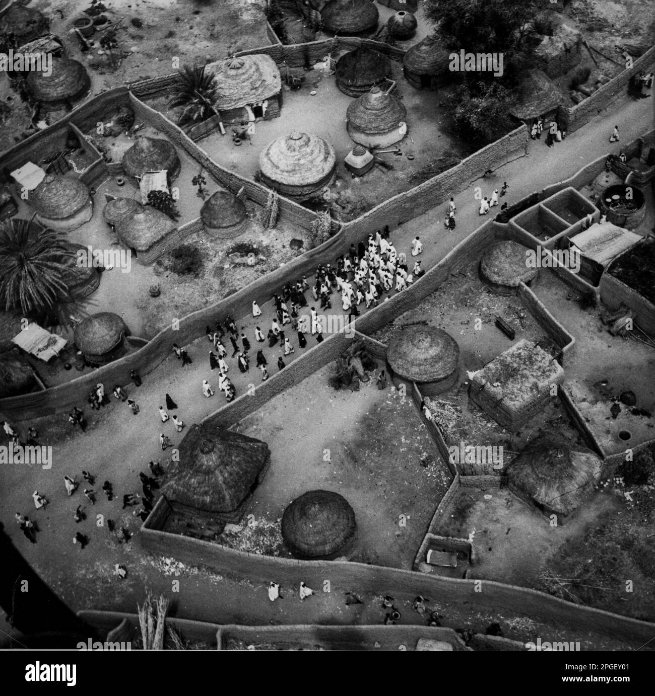 Chad 1972 - Historical image of a village shows very clearly how the village is set up. Every family is well protected from the outside world. Stock Photo