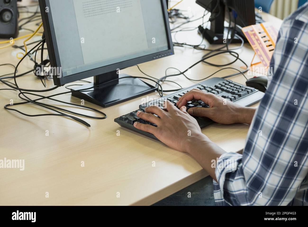 Computer laboratory hi-res stock photography and images - Alamy