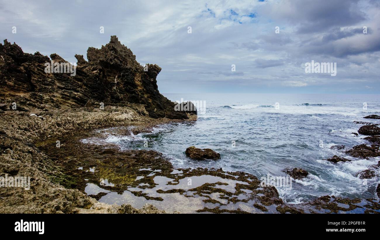 Rocky beach japan hi-res stock photography and images - Alamy