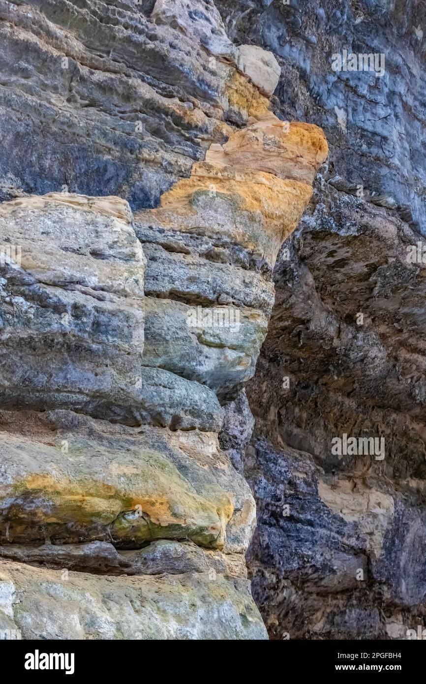 Erosded sandstone cliffs of the Munising Formation near Munising Falls, Pictured Rocks National Lakeshore, Upper Peninsula, Michigan, USA Stock Photo