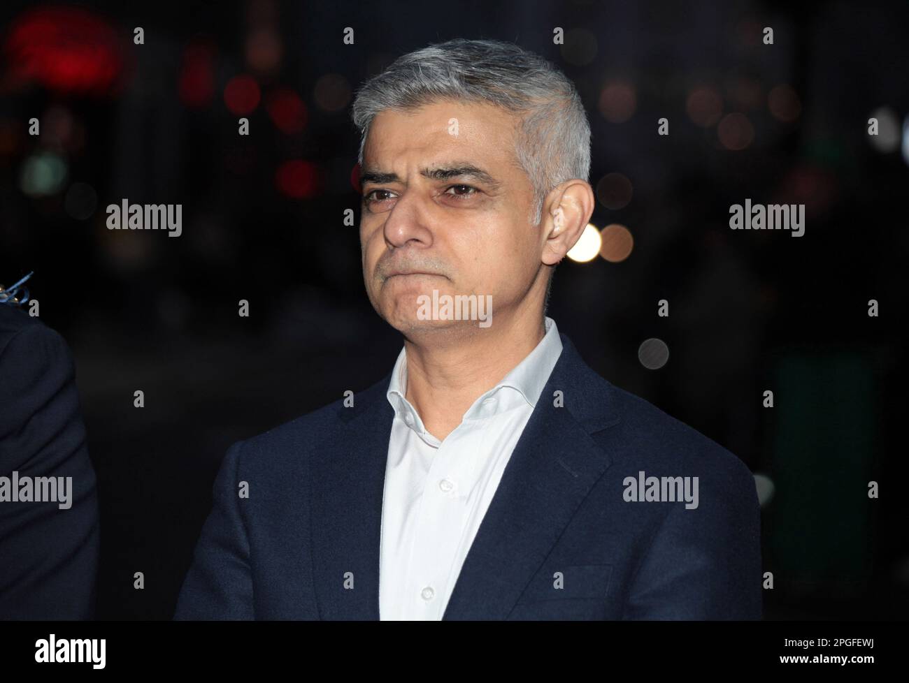 ramadan lights sadiq khan
