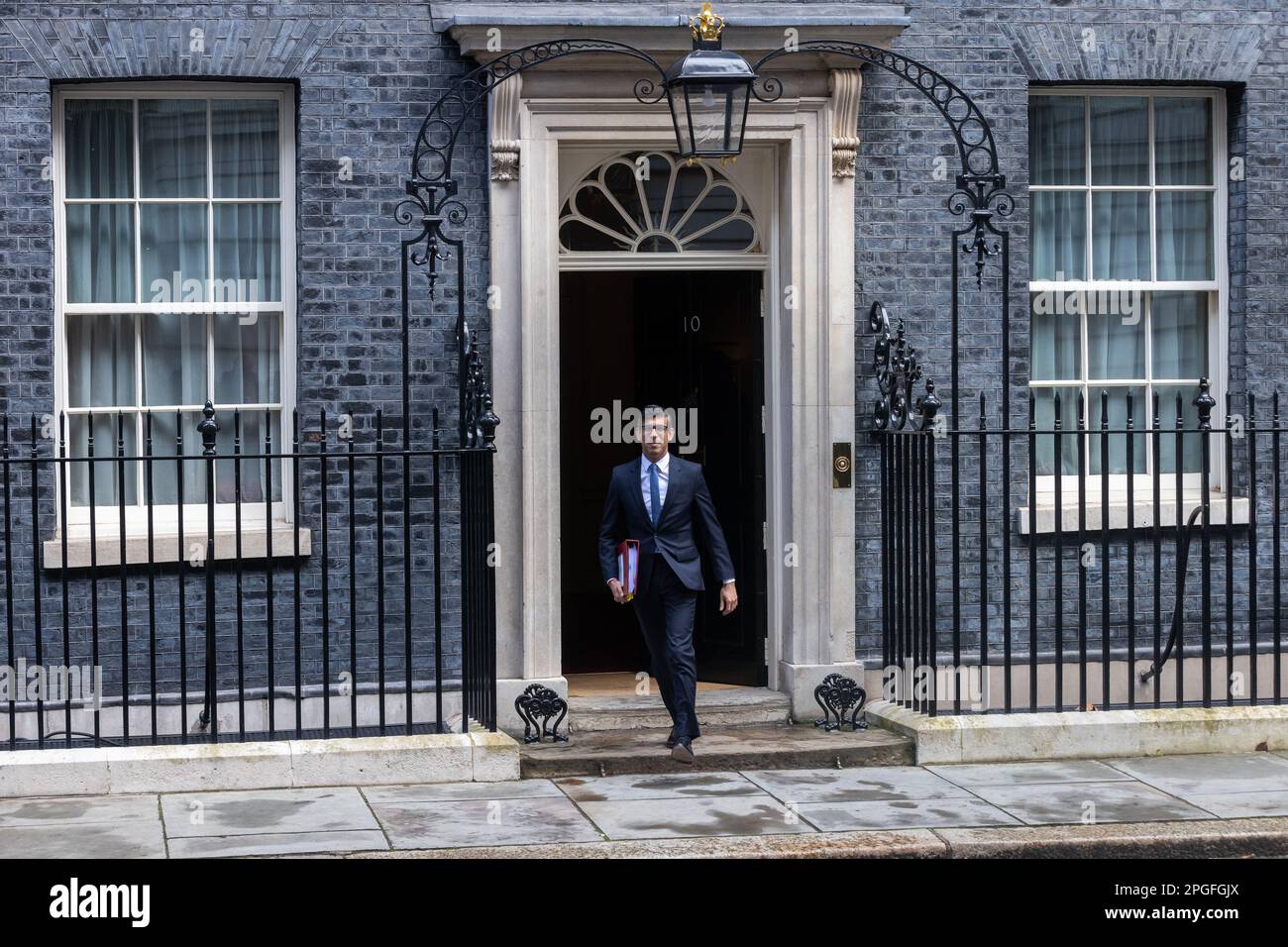 London, UK. 22nd March, 2023. Prime Minister Rishi Sunak leaves 10 Downing Street to attend Prime Minister's Questions and a vote on the Stormont brake mechanism of the Windsor Framework agreement in the House of Commons. Former Prime Minister Boris Johnson is also appearing before the House of Commons' Privileges Committee. Credit: Mark Kerrison/Alamy Live News Stock Photo