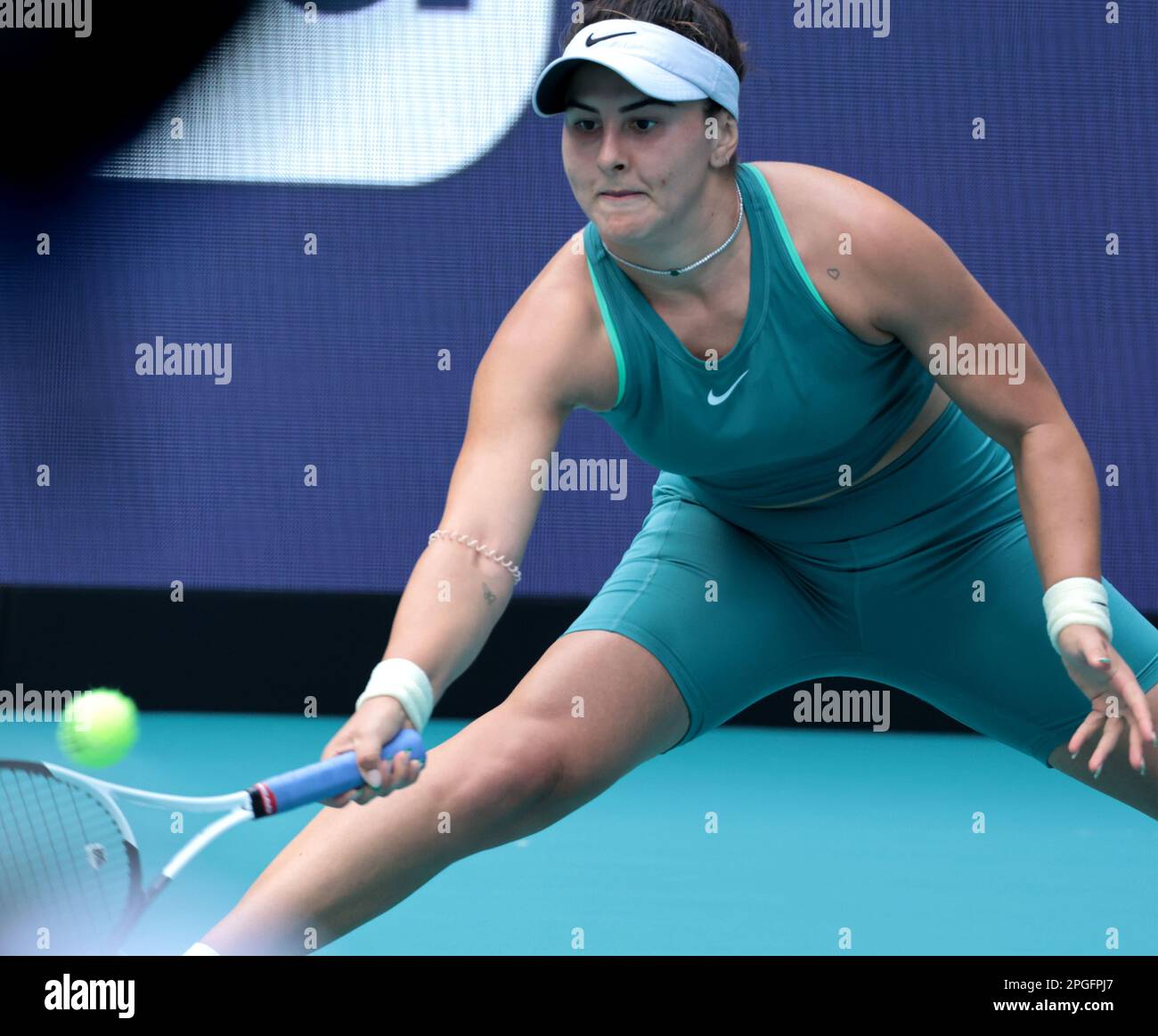 Emma raducanu center court hi-res stock photography and images - Alamy