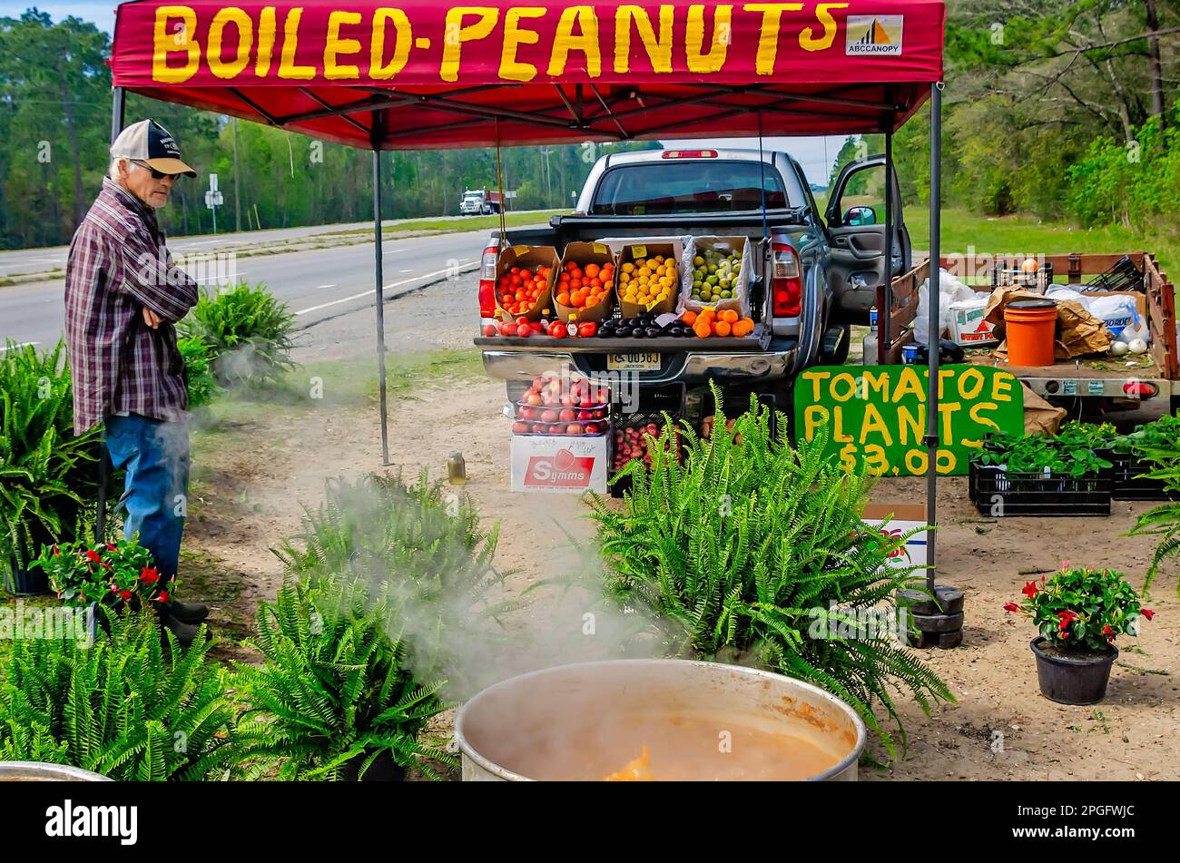 Boiled peanuts hires stock photography and images Alamy