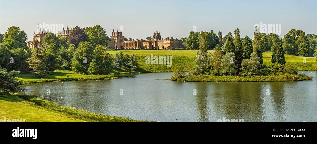 Park and Gardens of Blenheim Palace near Oxford, Oxfordshire, England Stock Photo