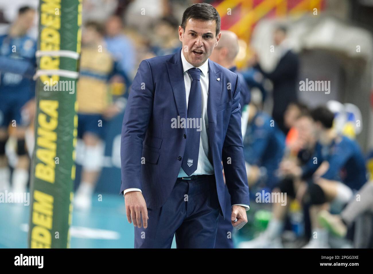 AGSM Forum, Verona, Italy, March 12, 2022, Gianlorenzo Blengini - Head  Coach - Cucine Lube Civitanova during an time-out during Verona Volley vs  Cucine Lube Civitanova - Volleyball Italian Serie A Men