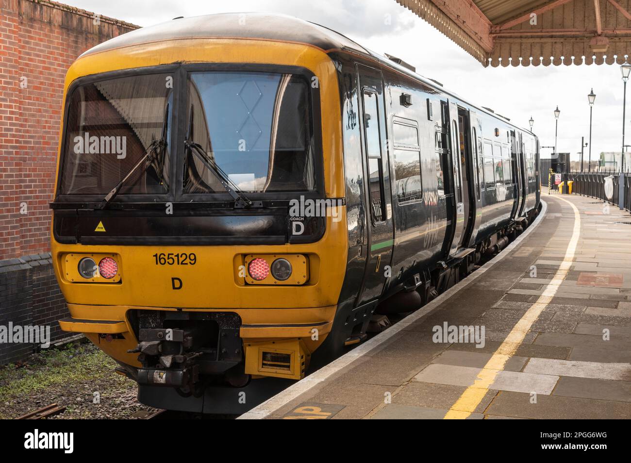 Windsor, Berkshire, England, UK. 2023. GWR 165129 a passenger train at Windsor and Eton Central station. Stock Photo