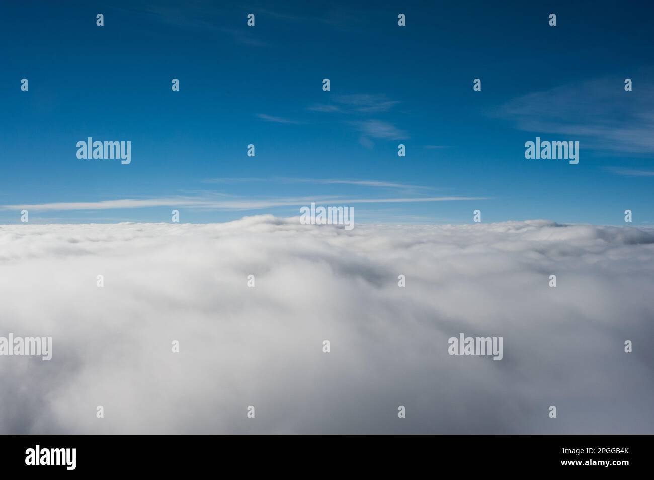 Blue sky fluffy clouds hi-res stock photography and images - Alamy