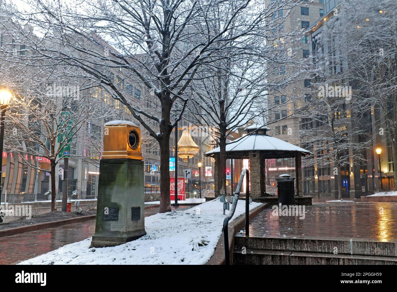 US Bank Plaza in the Playhouse Square Theater district in downtown Cleveland, Ohio, USA on March 13, 2023 after a fresh snowfall. Stock Photo