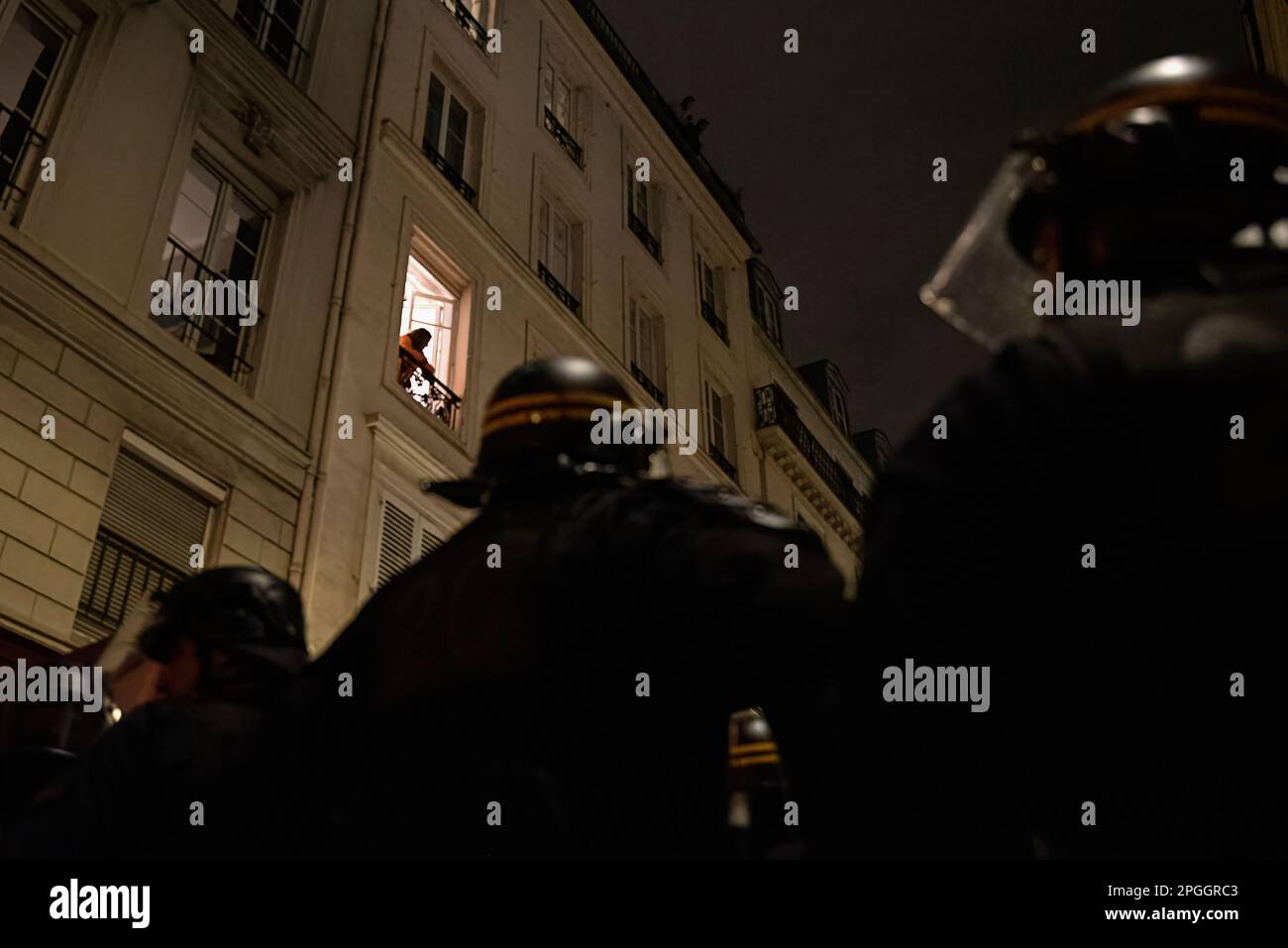France riots cars hi-res stock photography and images - Alamy