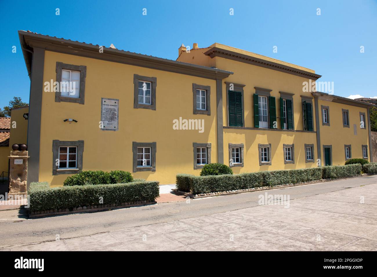 Villa dei Mulini, street view, exile residence of Emperor Napoleon