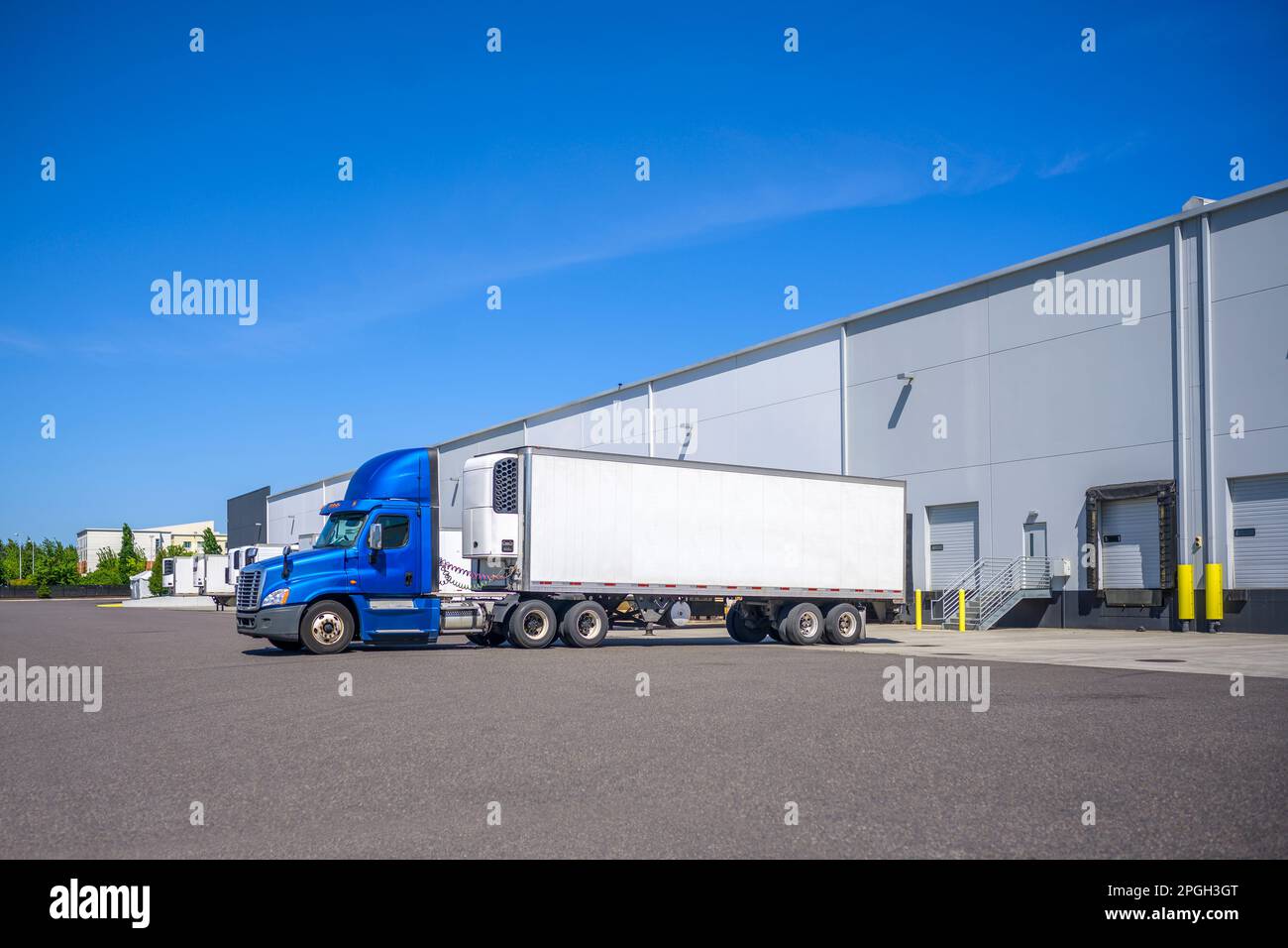 Refrigerated delivery truck hi-res stock photography and images - Page 2 -  Alamy