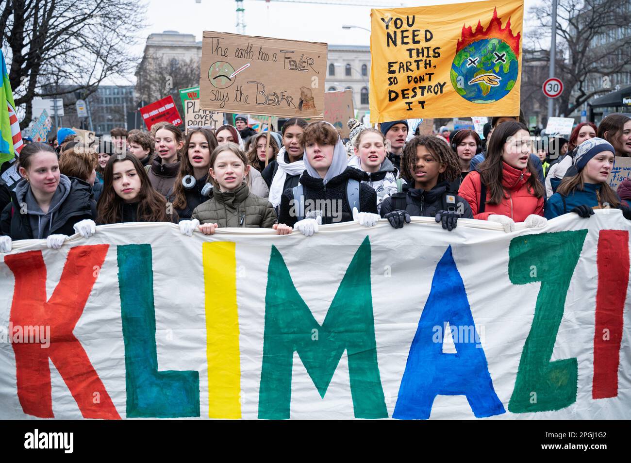 Fridays for future student climate protests hi-res stock photography ...