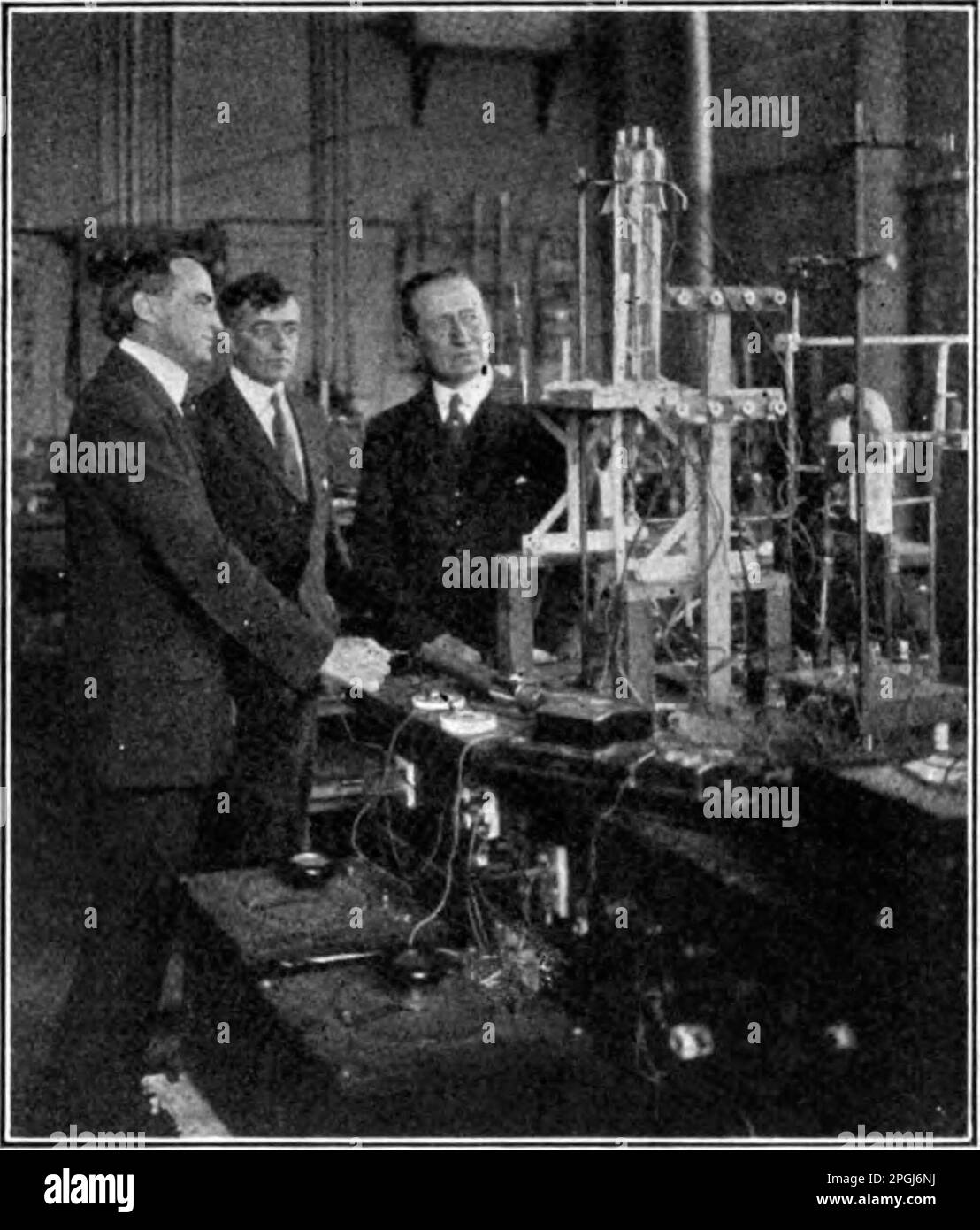 Irving Langmuir and Guglielmo Marconi in lab Stock Photo Alamy