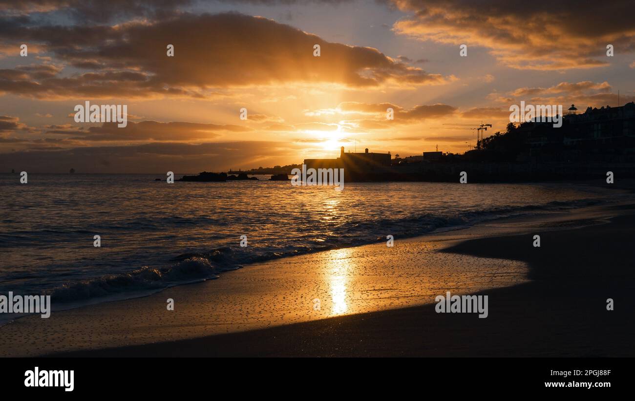 Peaceful sunset sky featuring hi-res stock photography and images - Alamy