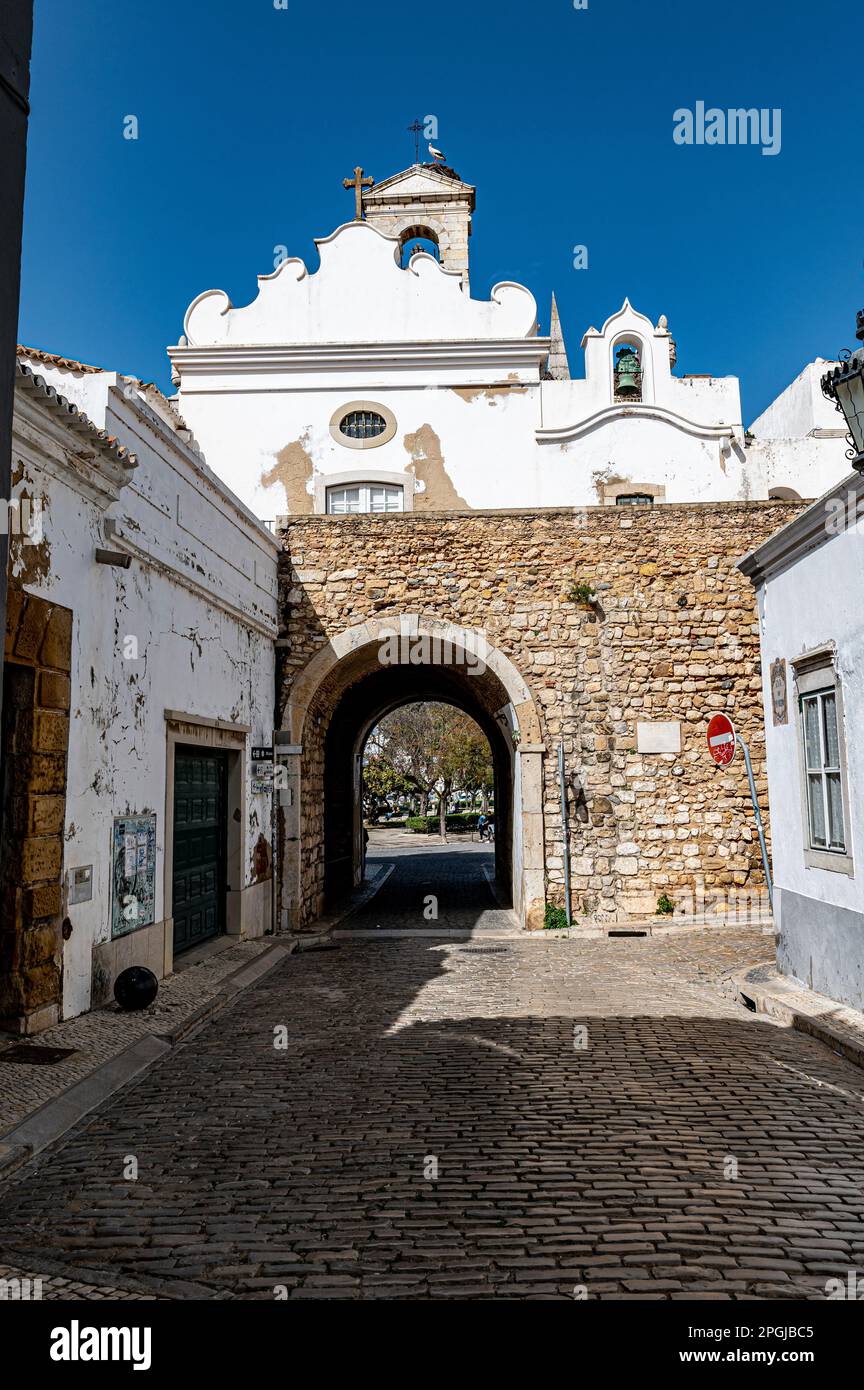 Arco da Vila, entrance to the old city of Faro in Portugal Stock Photo