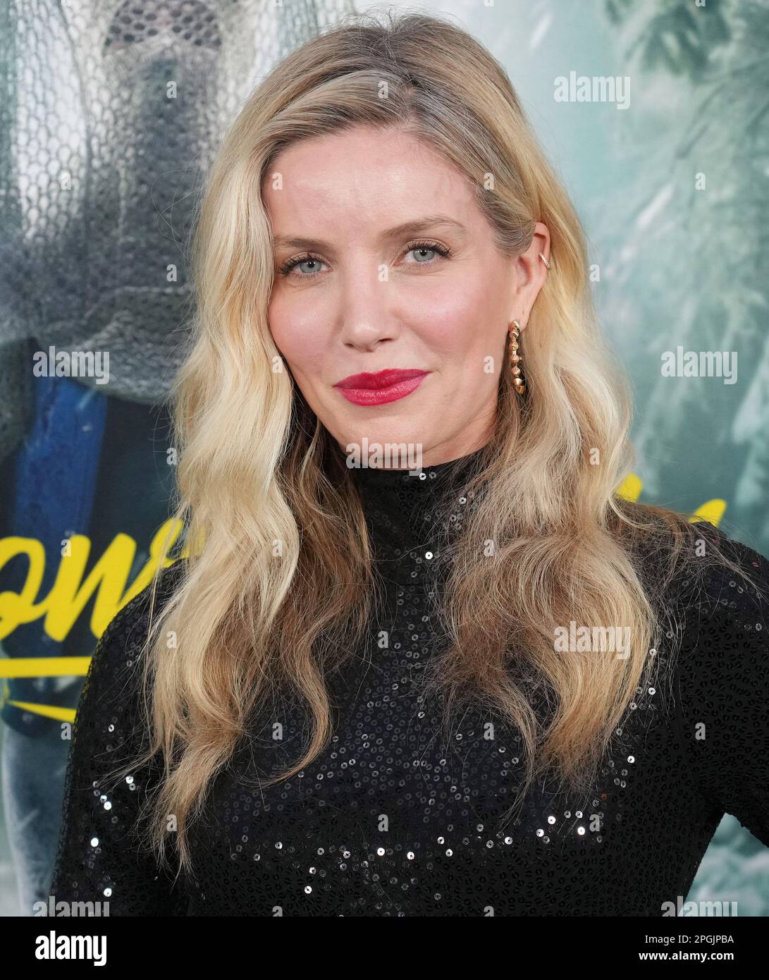 Annabelle Wallis arrives at the Showtime's YELLOWJACKETS Season 2 World