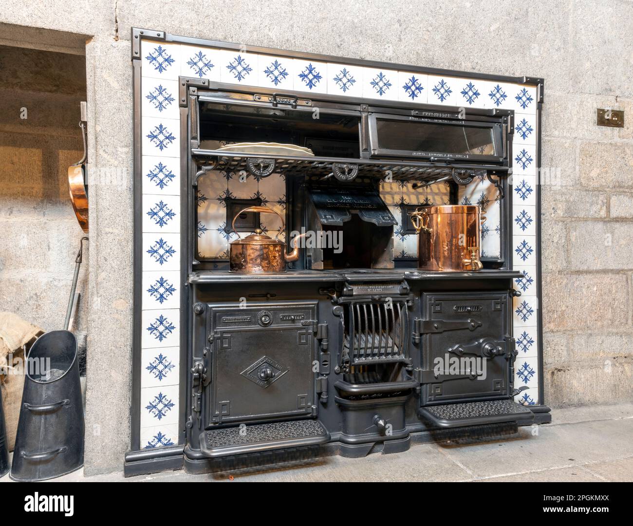 Giant cast iron double oven in the kitchen at Castle Dropo