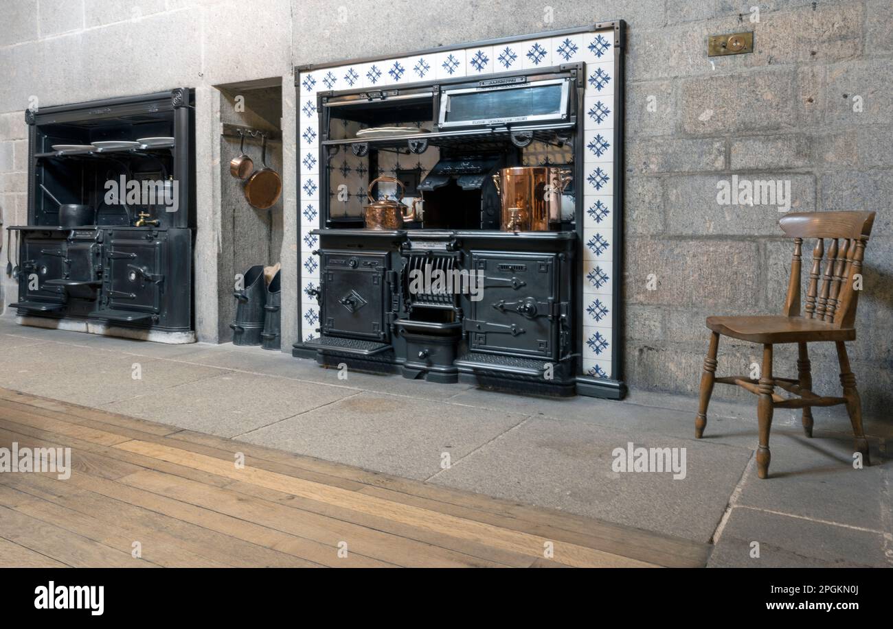 Giant cast iron double oven in the kitchen at Castle Dropo