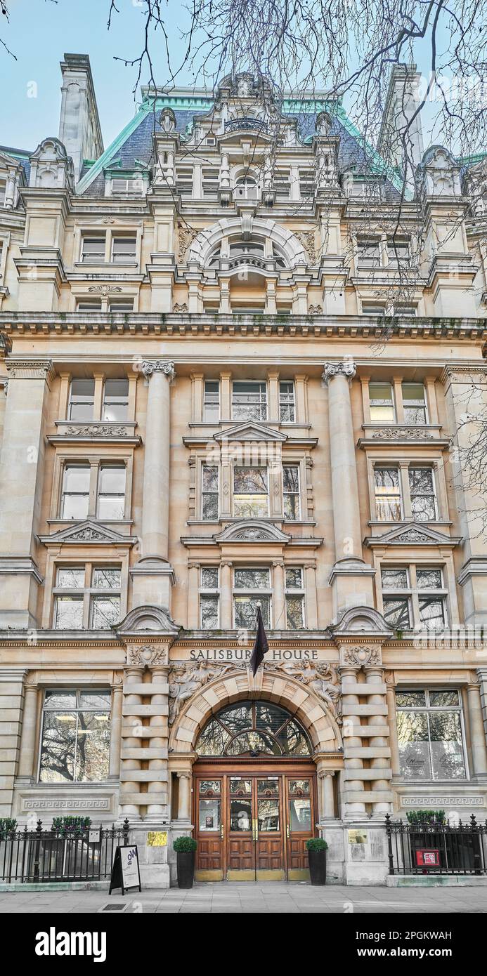 Salisbury House, beside Finsbury Circus Gardens, London, England Stock