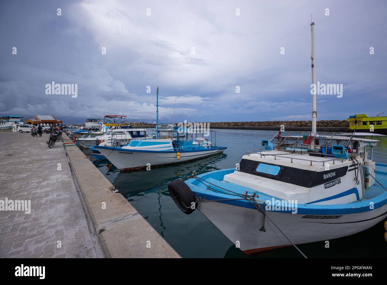 Boats docked at Fuvamulah island's (Maldives) jetty/harbour Stock Photo ...