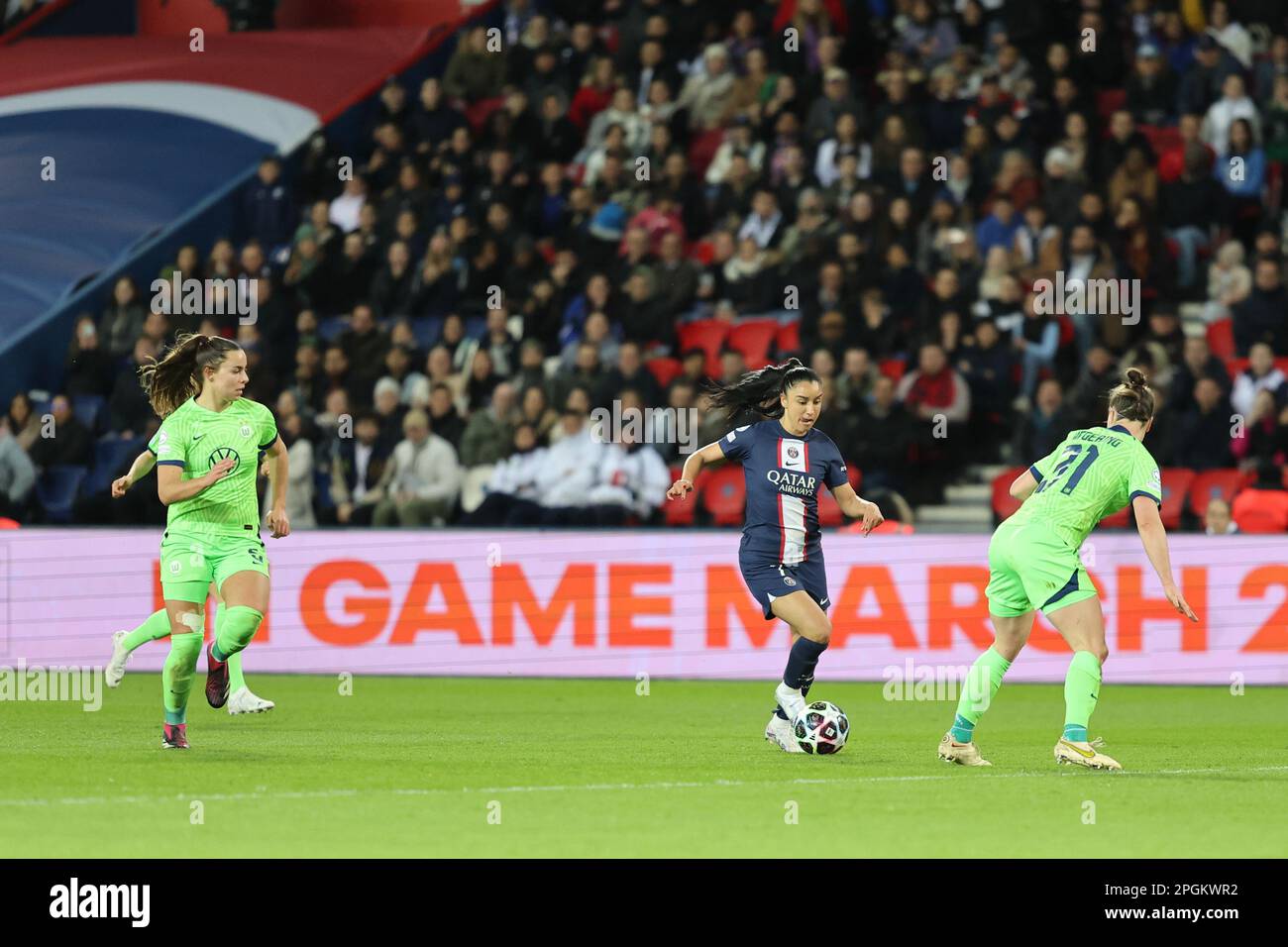 Fanion PSG Vs VfL Wolfsburg Coupe Europe C3 2008/2009 – Souvenir Match