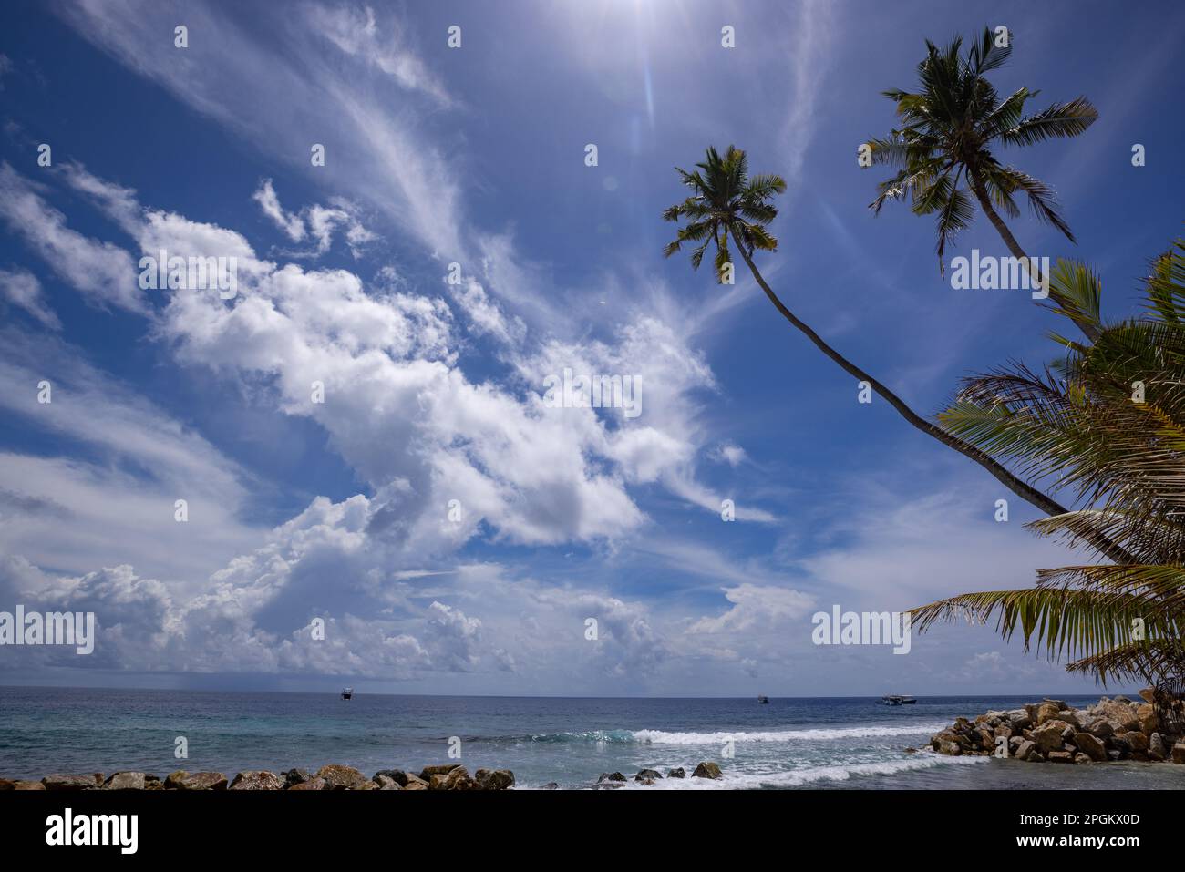 Beach of Fuvahmulah Island (Maldives Stock Photo Alamy