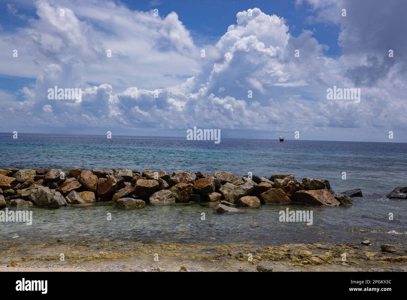 Beach of Fuvahmulah Island (Maldives Stock Photo Alamy