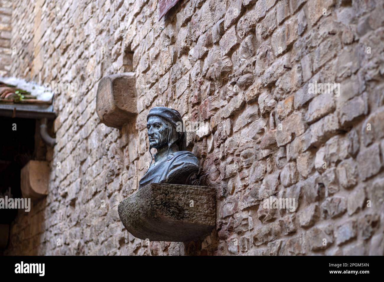 Bust of Dante outside his house. Dante Alighieri, author of the Divine Comedy, a Florentine that was sent into exile. Stock Photo
