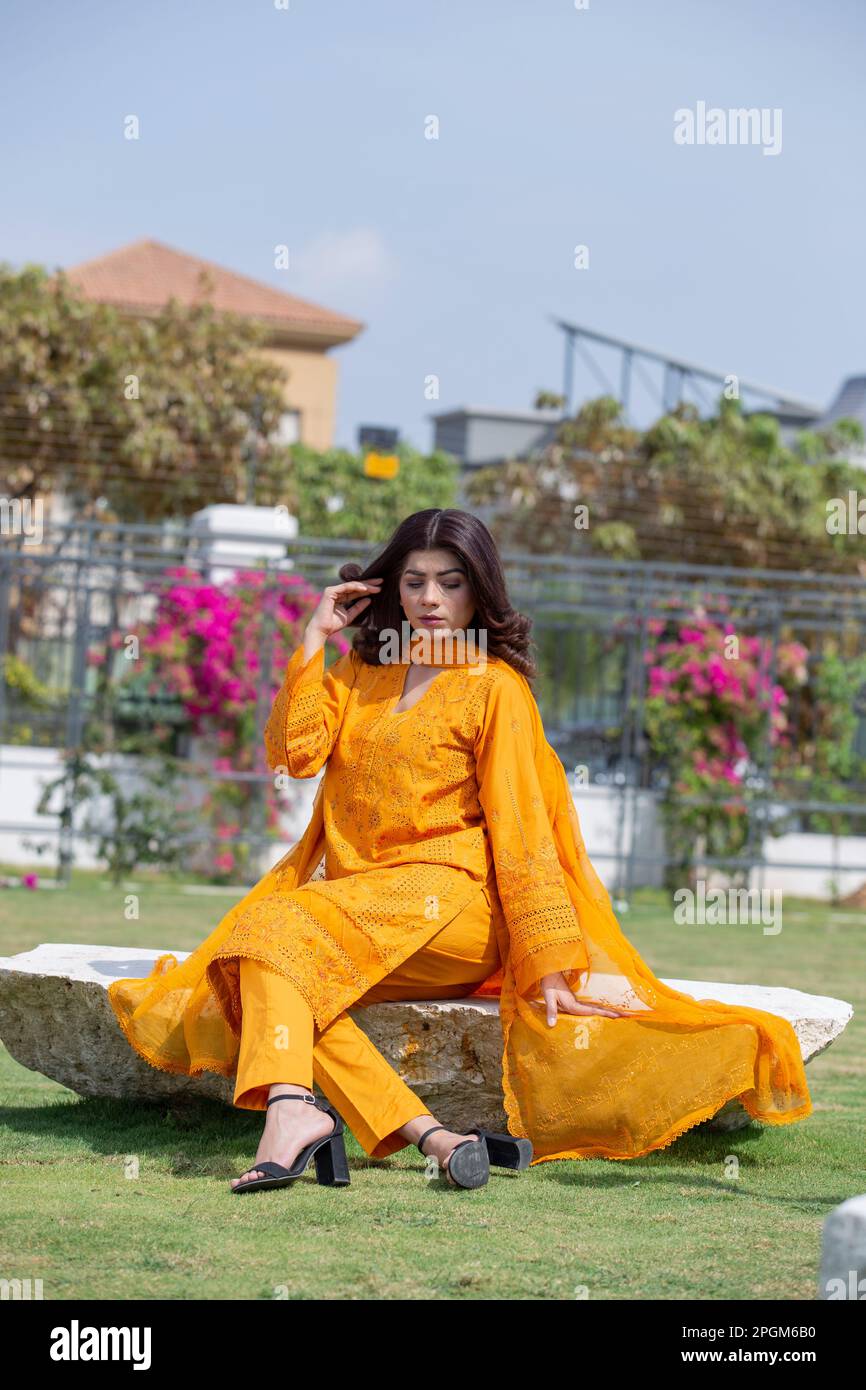 Plain Black Bollywood Designer Black Patiala Suit Golden Lace work Salwar  Kameez | eBay