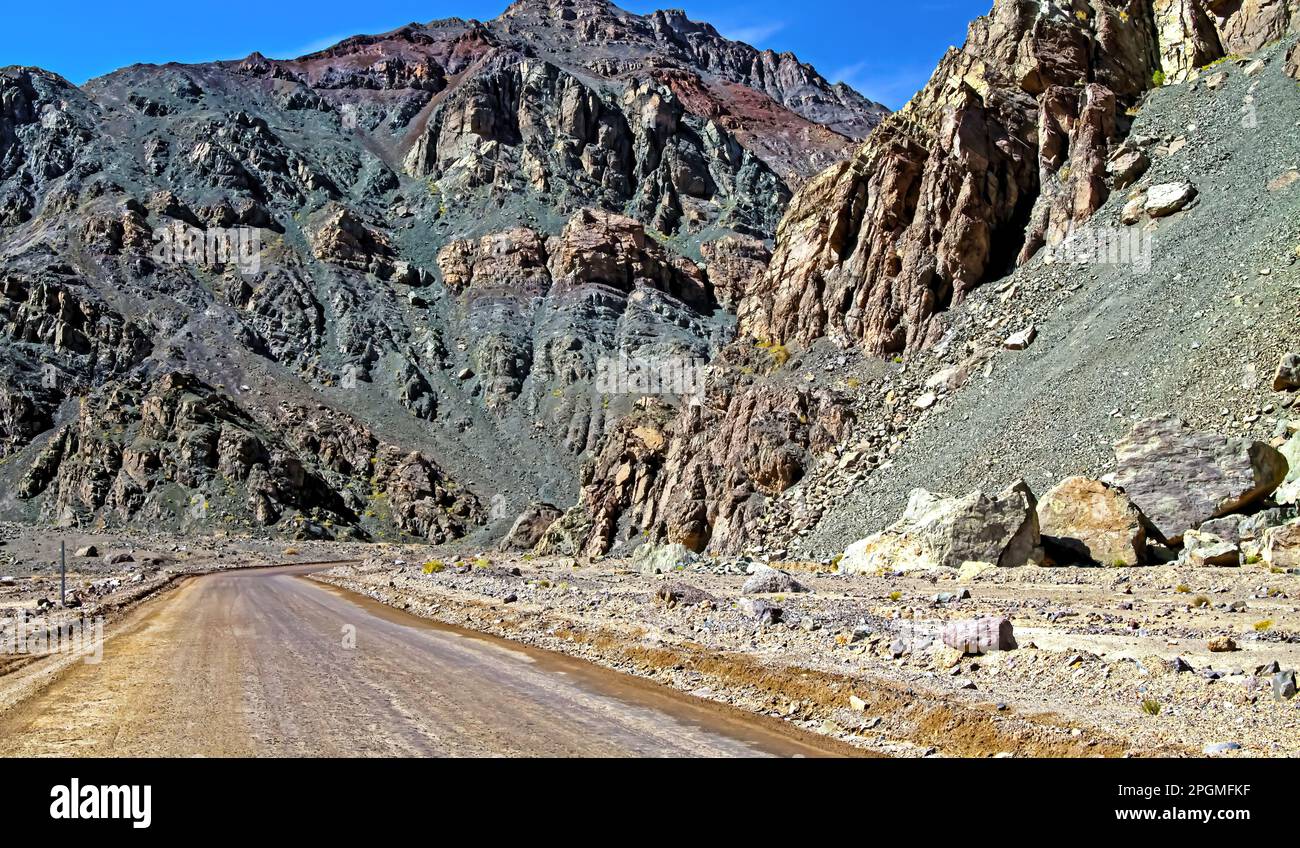Chilean landscape dirt road hi-res stock photography and images 