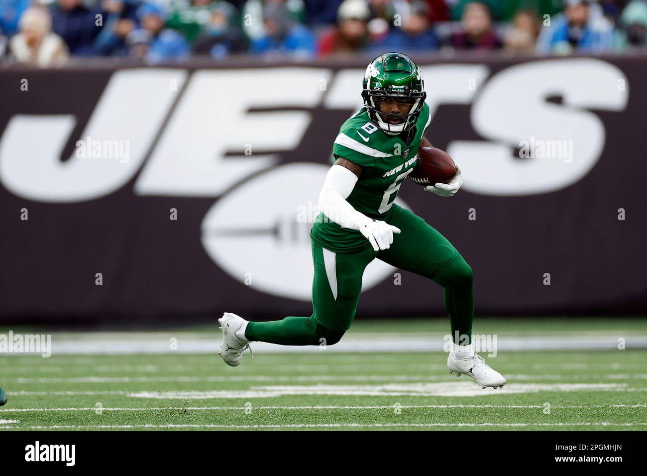 EAST RUTHERFORD, NJ - DECEMBER 18: New York Jets wide receiver Braxton  Berrios (10) runs during the National Football League game between the New  York Jets and the Detroit Lions on December