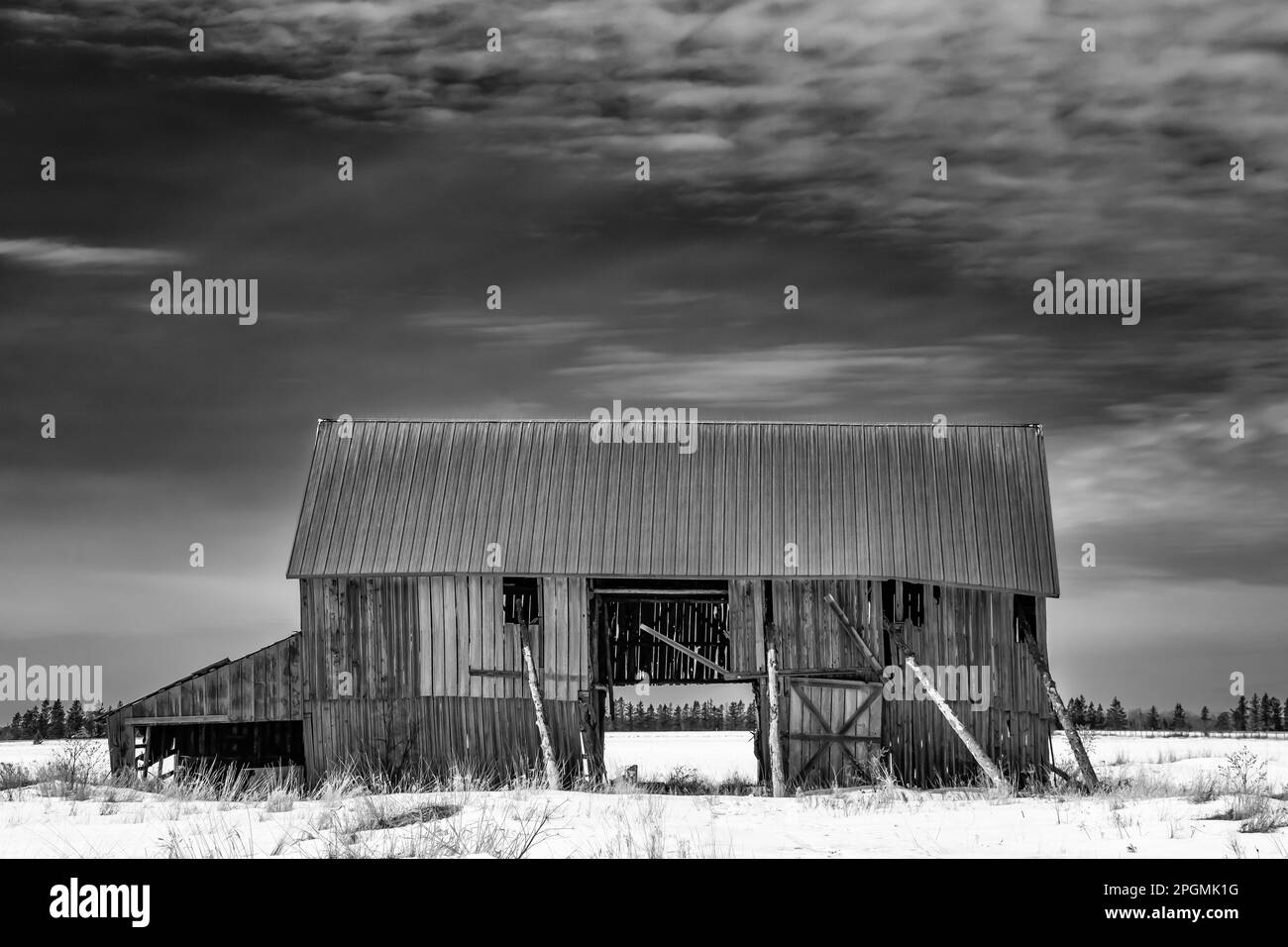 Classic old barn near Rudyard, Upper Peninsula, Michigan, USA [No