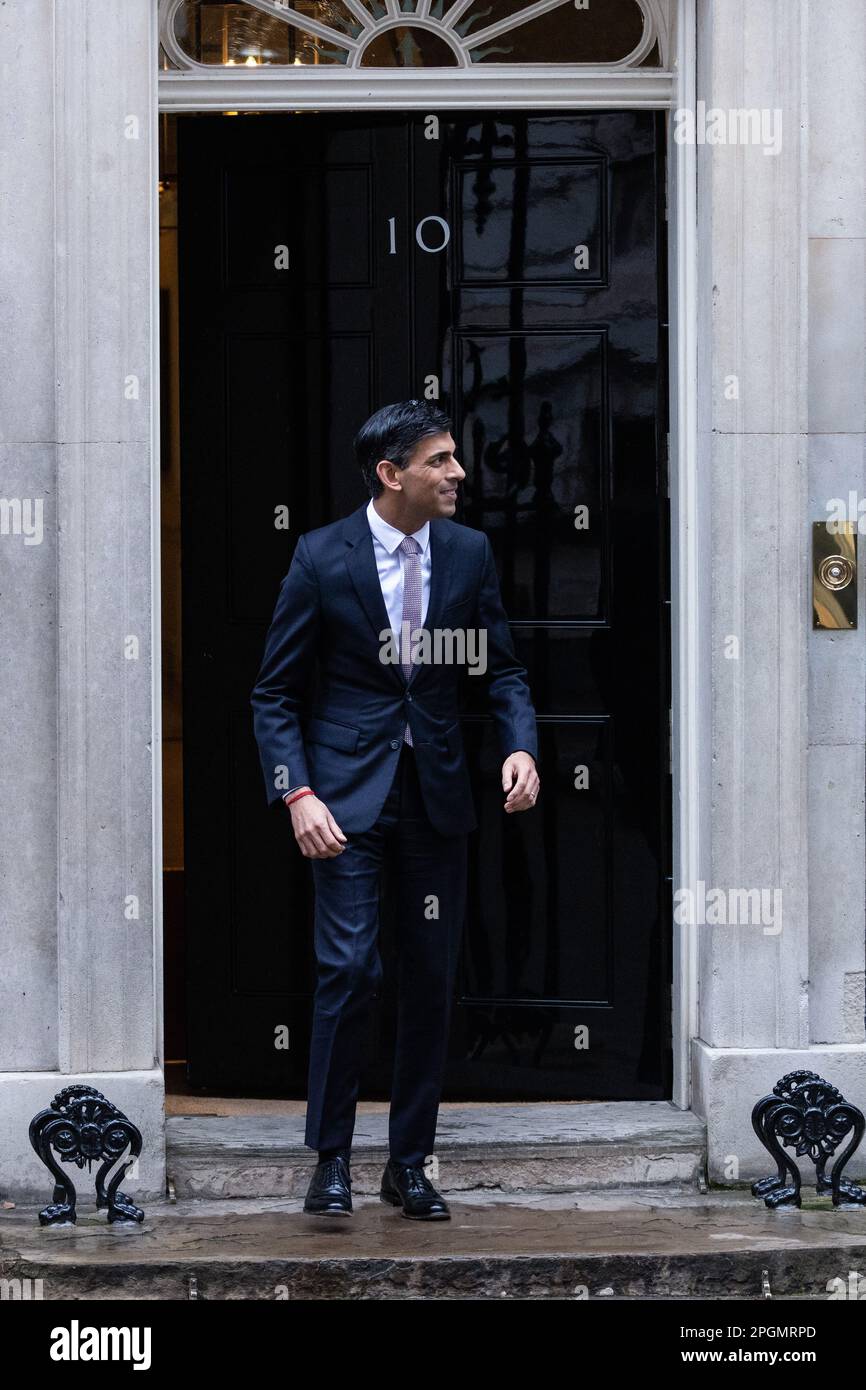 London, UK. 23rd March, 2023. Rishi Sunak, Prime Minister of the United Kingdom, prepares to greet Edi Rama, Prime Minister of Albania, before talks at 10 Downing Street. Edi Rama, who has been Prime Minister of Albania for almost a decade, is the first Albanian leader to visit 10 Downing Street. Topics to be discussed at the meeting are expected to include migration, organised crime and bilateral relations between the UK and Albania. Credit: Mark Kerrison/Alamy Live News Stock Photo
