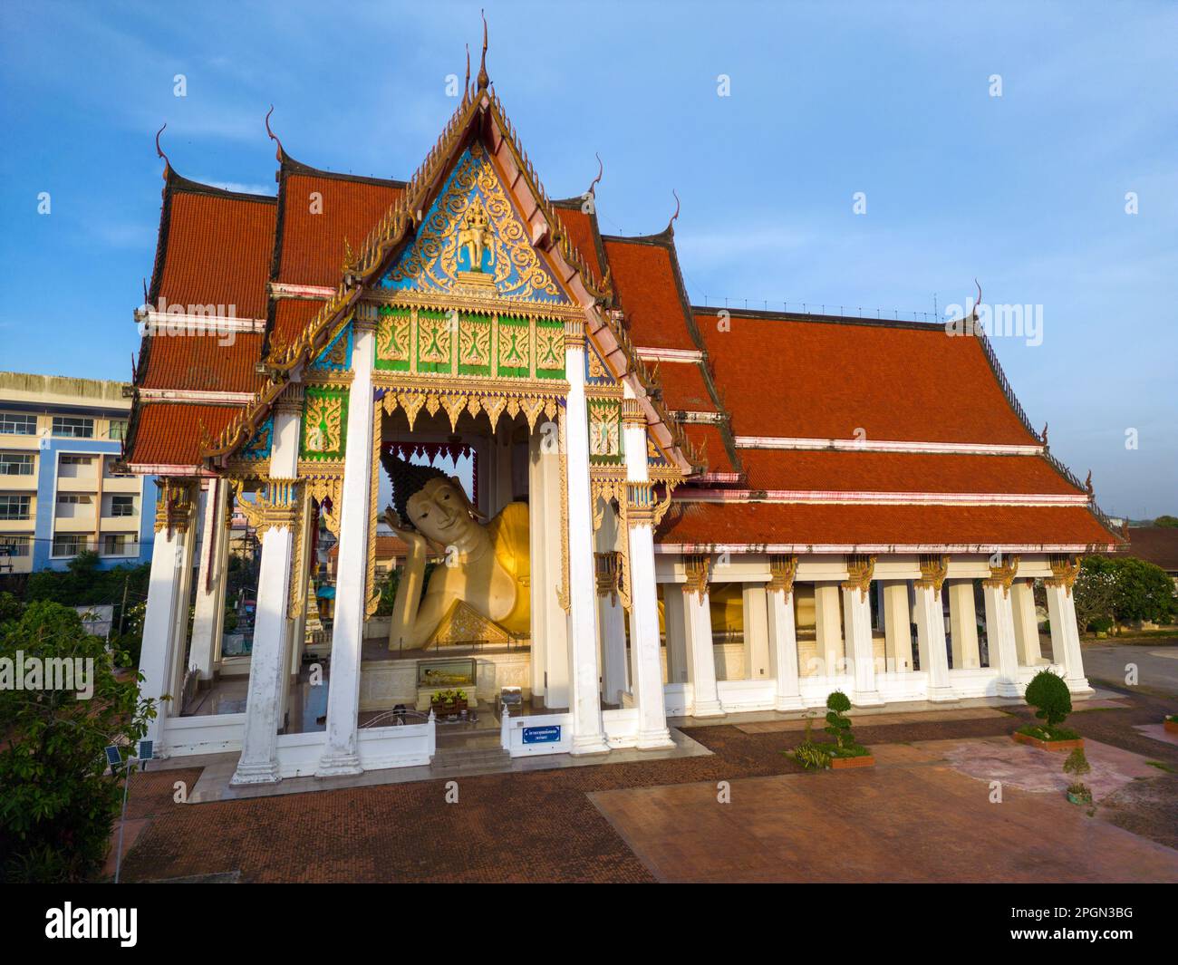 Hat Yai, Thailand - February 11, 2023: Wat Hat Yai Nai is a Thai Theravada buddhist temple with a large reclining Buddha measuring 35 m long named Phr Stock Photo