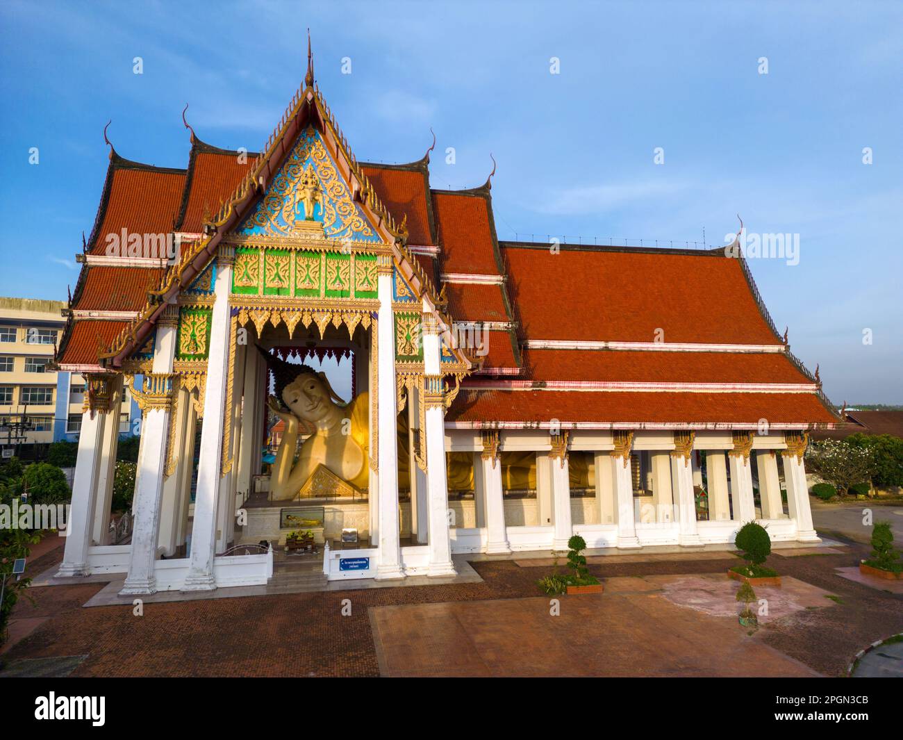 Hat Yai, Thailand - February 11, 2023: Wat Hat Yai Nai is a Thai Theravada buddhist temple with a large reclining Buddha measuring 35 m long named Phr Stock Photo