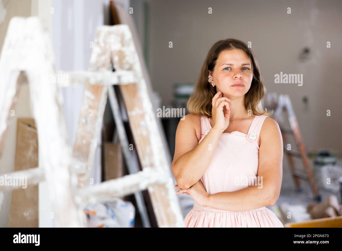 Woman thoughful sad hi-res stock photography and images - Alamy