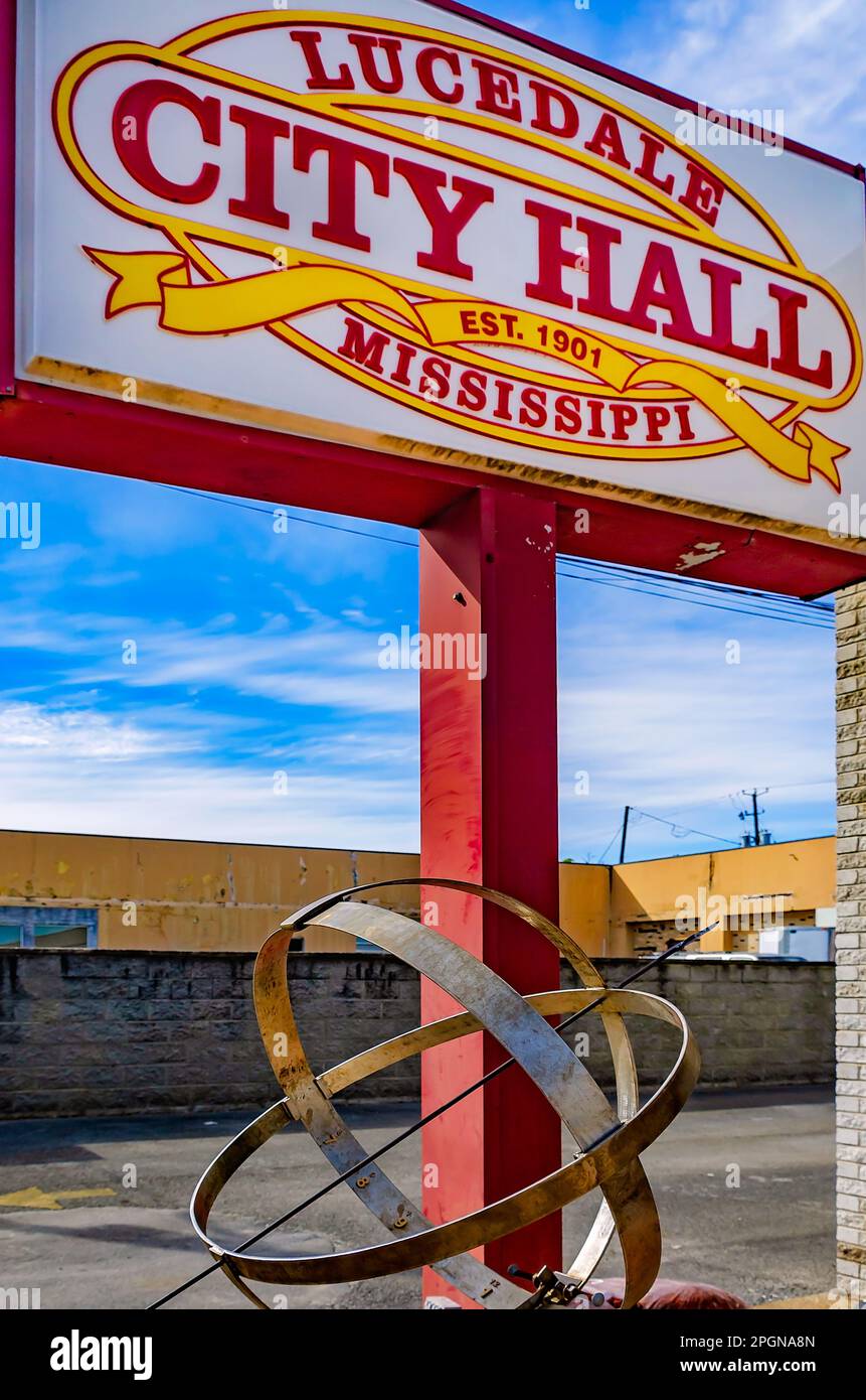 A sundial stands in front of Lucedale City Hall, March 20, 2023, in Lucedale, Mississippi. Lucedale was founded in 1901 and named after its founder. Stock Photo