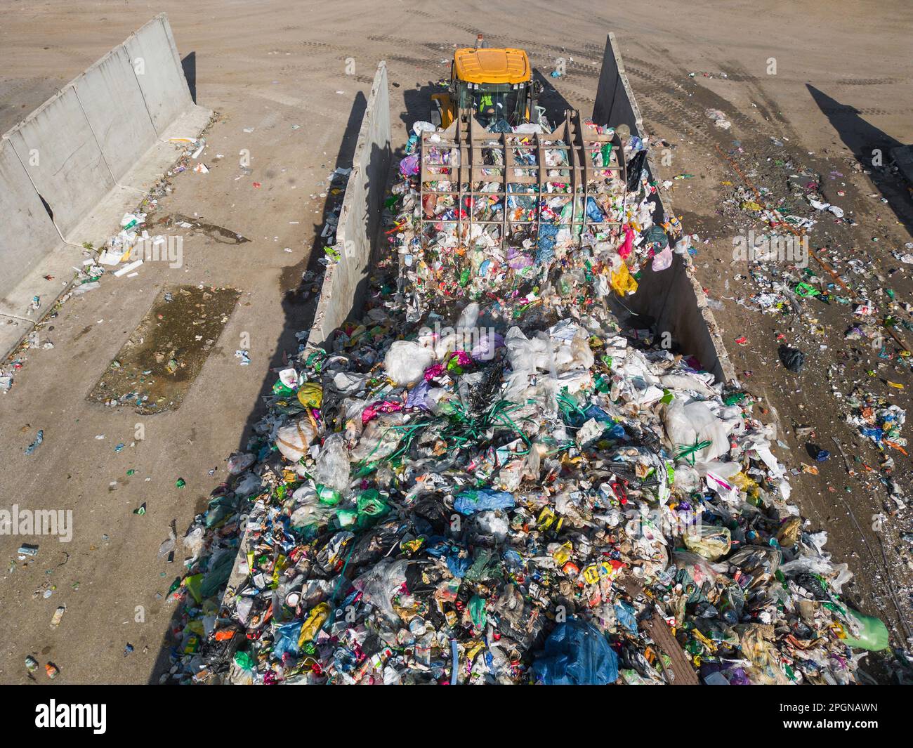 Rubbish solid waste management landfill hires stock photography and