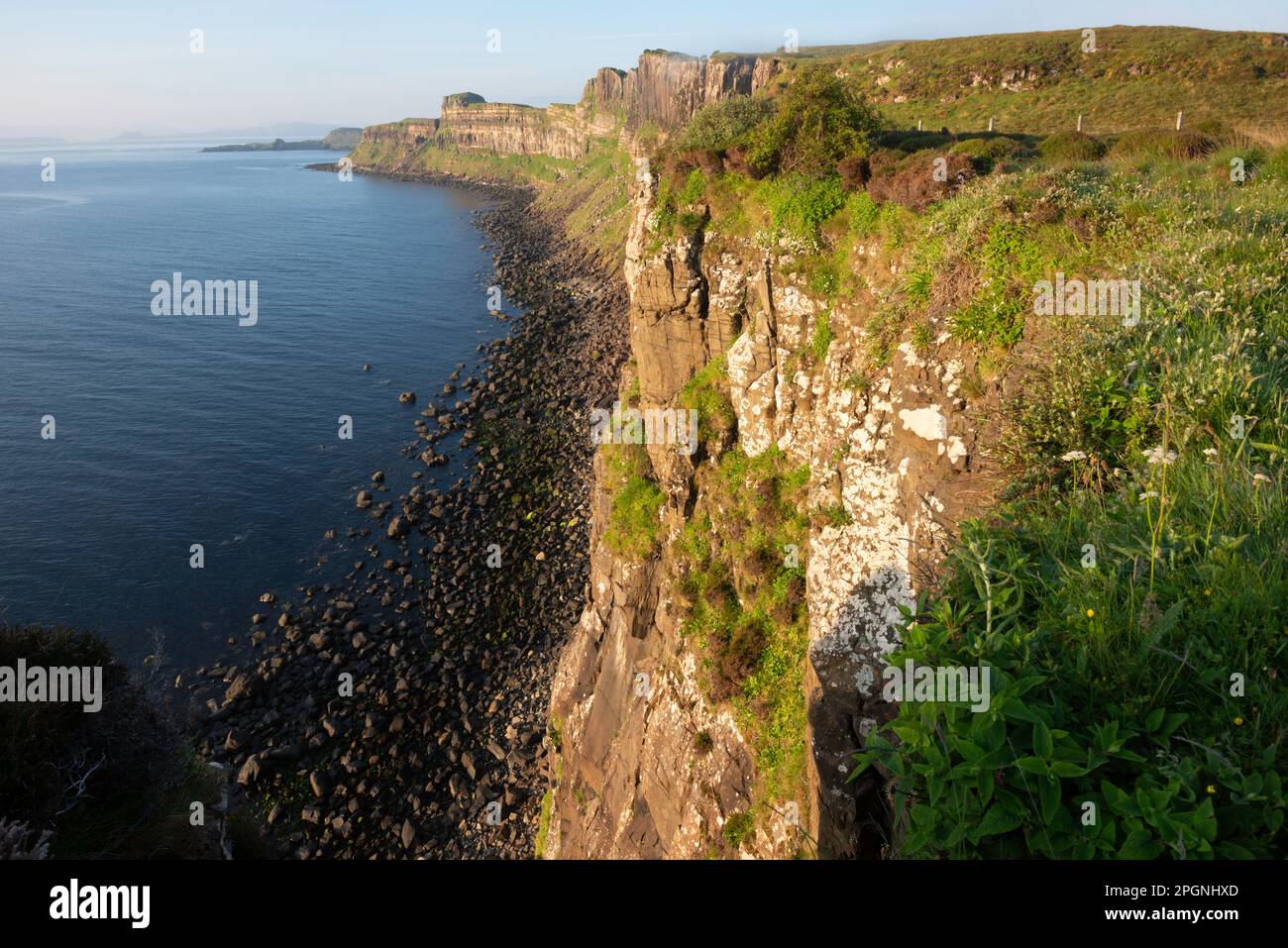 Scotland Isle of Skye Kilt Rock and Waterfall Stock Photo - Alamy