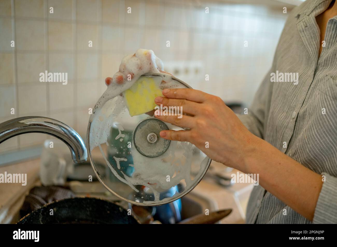 Scouring pad hi-res stock photography and images - Alamy
