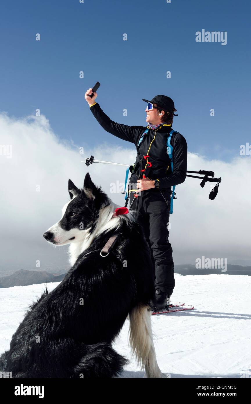 Selfie snow pole hi-res stock photography and images - Alamy