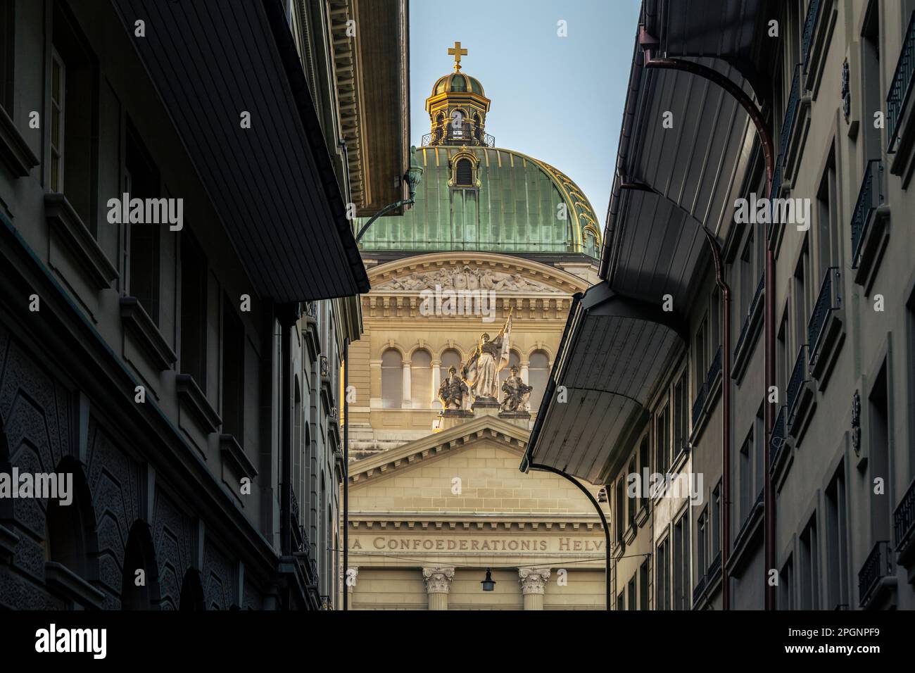 Switzerland, Bern Canton, Bern, Facade of Bundeshaus with houses in foreground Stock Photo