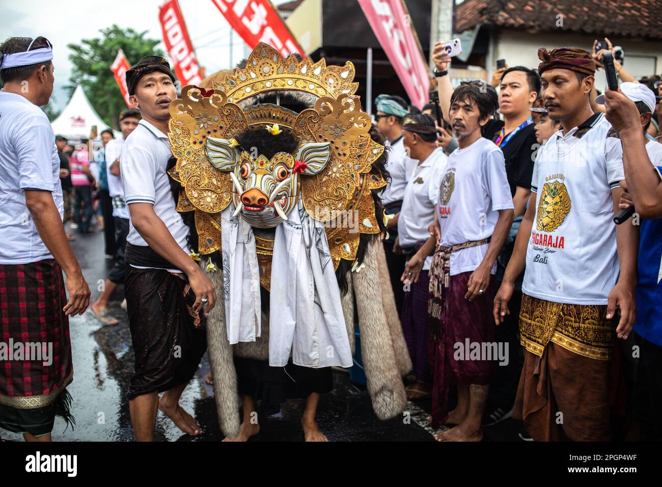 Ritual Omed-Omedan: Tradisi Unik Pulau Bali yang Menyemarakkan Cinta