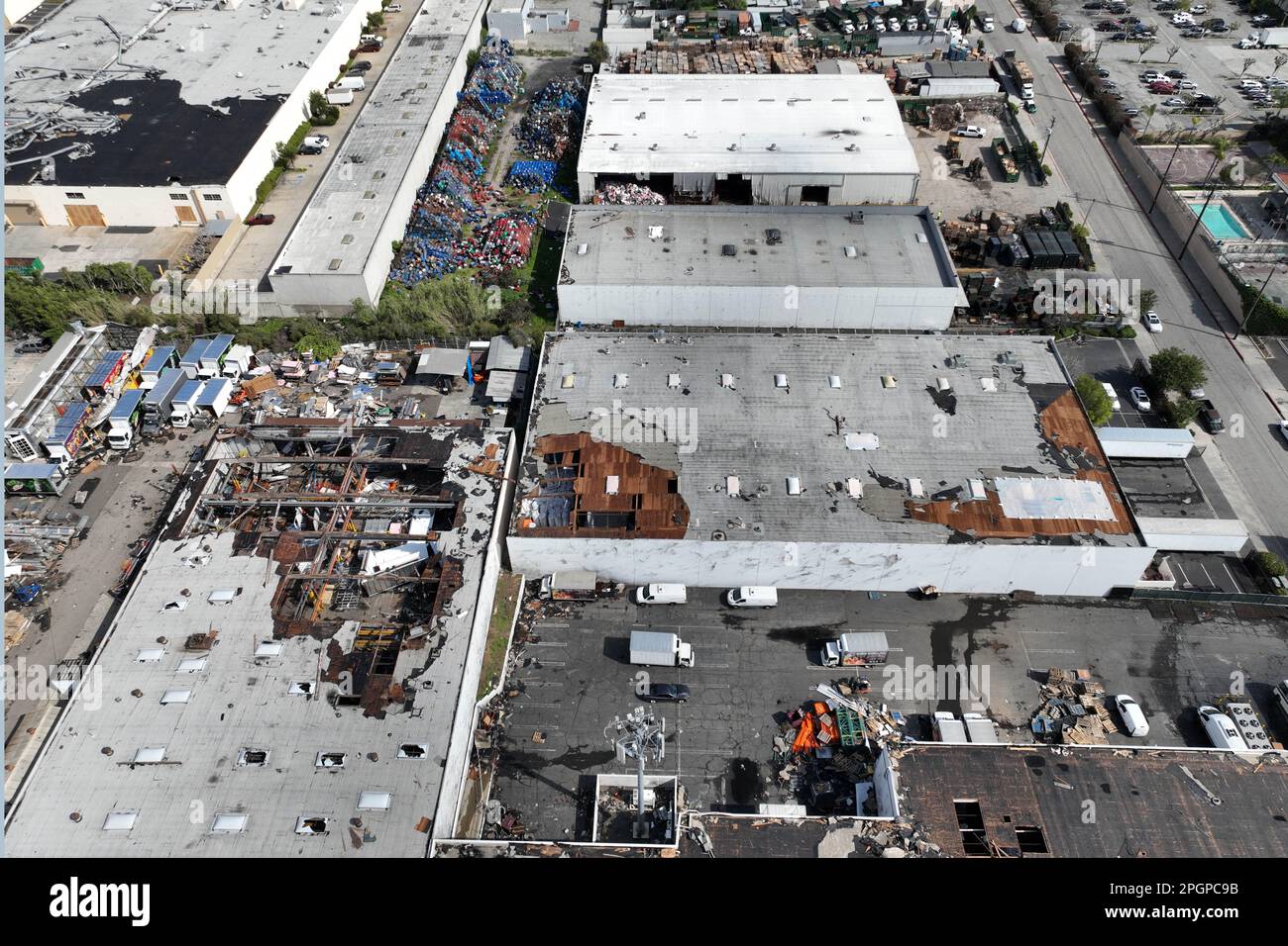 Tornado damage to buildings hi-res stock photography and images - Alamy